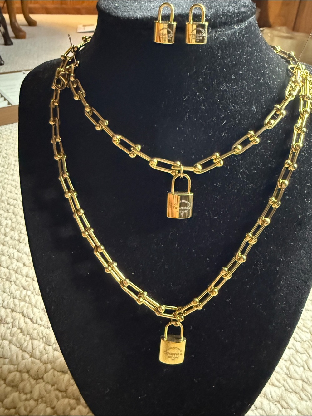 Fashion Jewelry Gold Padlock Layered Chain Necklace and Stud Earrings
